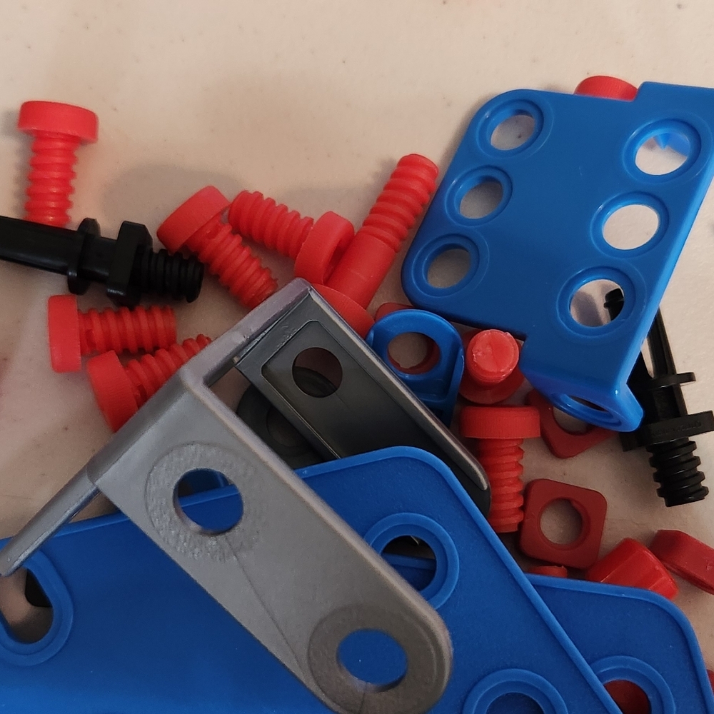 Meccano 2010 Vintage 3 In 1 STEM Build Set - Picture 8 of 16